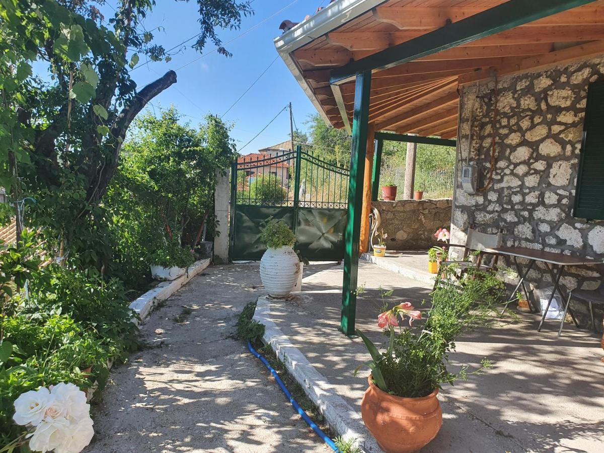 Πέτρινο Σπίτι Hotel Lazarata ภายนอก รูปภาพ