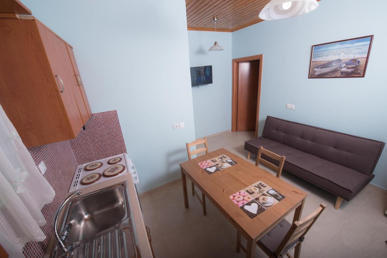 Πέτρινο Σπίτι Hotel Lazarata ภายนอก รูปภาพ